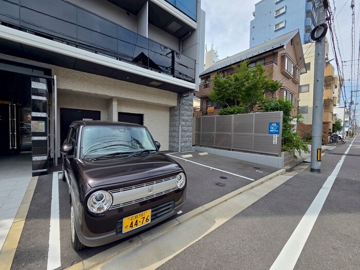 物件外観写真6　(駐車場)