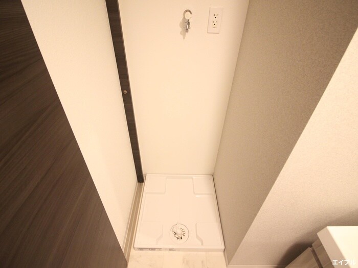 物件内観写真12　(洗濯機置場)