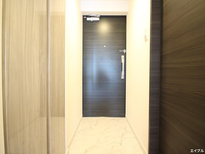 物件内観写真16　(玄関)