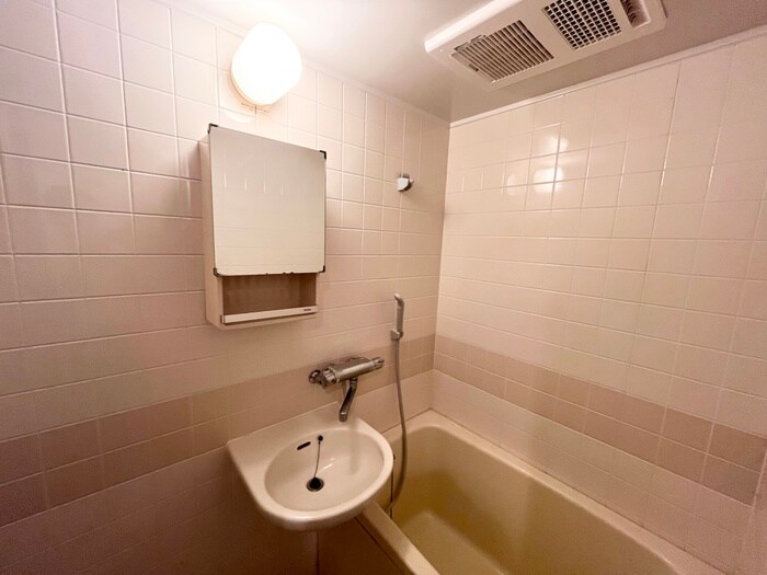 物件内観写真11　(洗面)