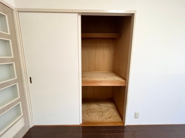 物件内観写真12　(収納)