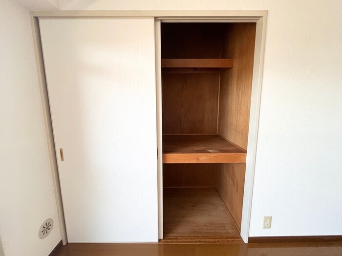 物件内観写真12　(収納)