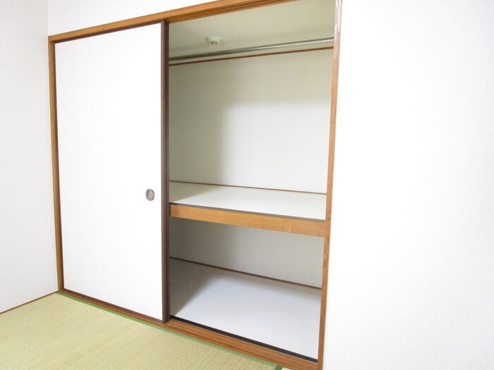 物件内観写真12　(収納)