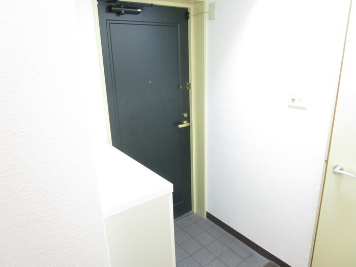 物件内観写真13　(玄関)