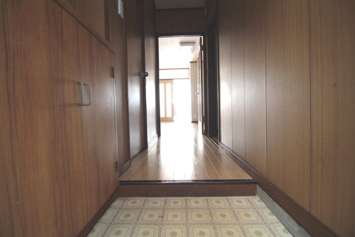 物件内観写真14　(玄関)