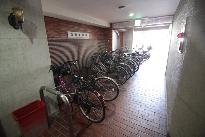 物件外観写真3　(駐輪場)