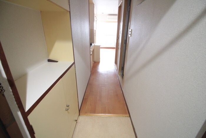 物件内観写真12　(玄関)