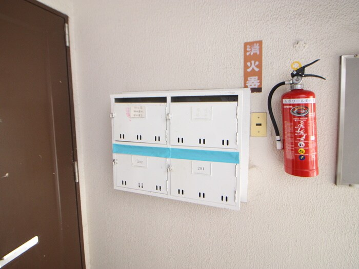 物件外観写真4　(エントランス部分)