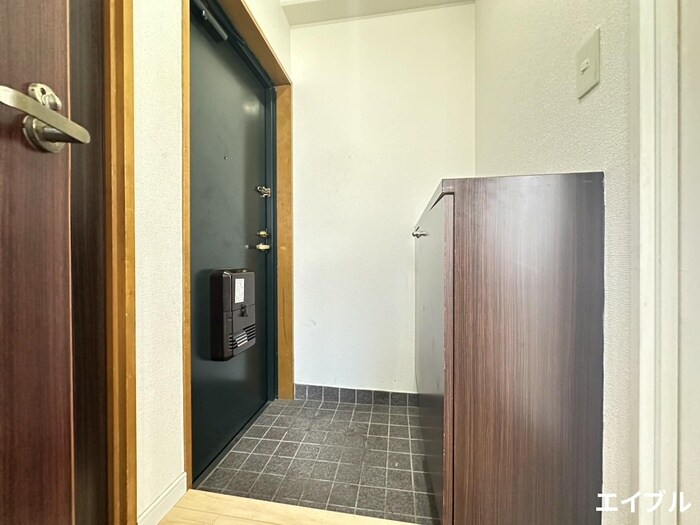 物件内観写真13　(玄関)