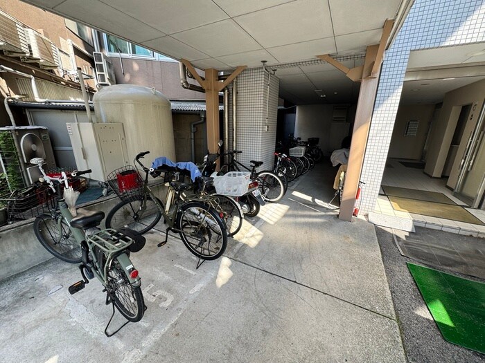 物件外観写真2　(駐輪場)