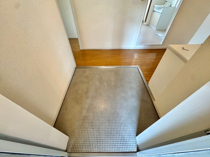 物件内観写真15　(玄関)