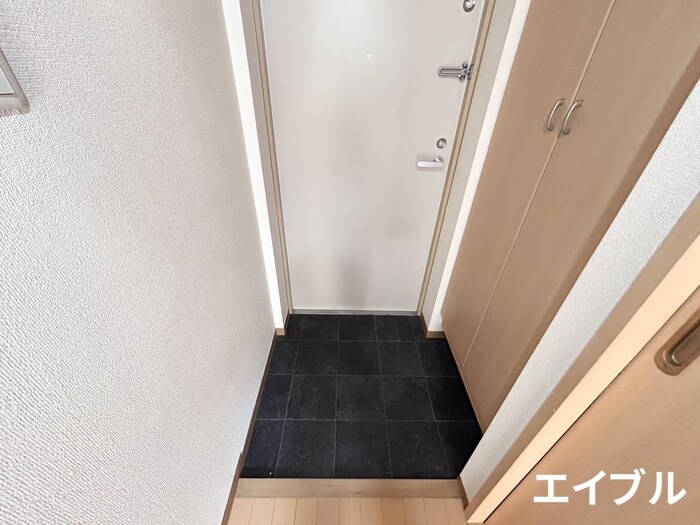 物件内観写真18　(玄関)
