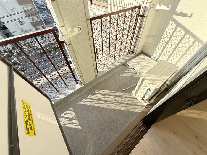 物件内観写真14　(室内からの展望)