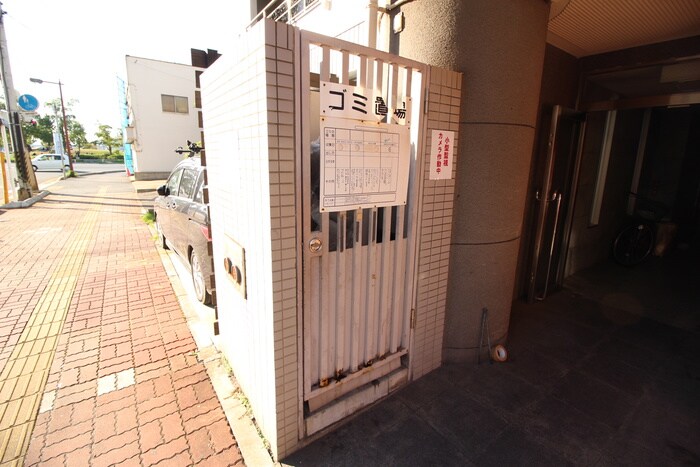 物件外観写真4　(建物設備)