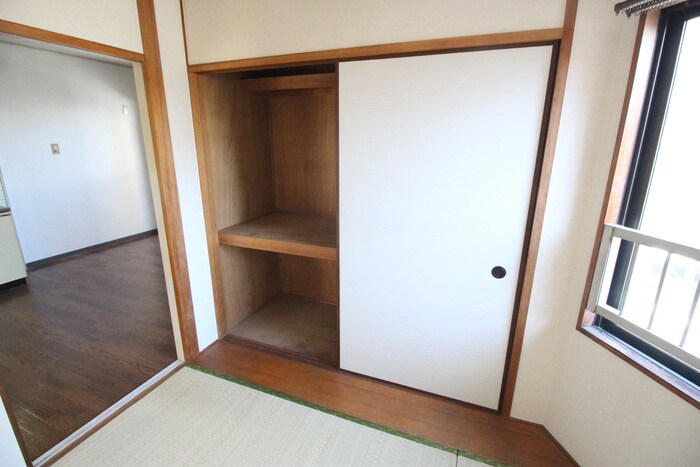 物件内観写真12　(収納)