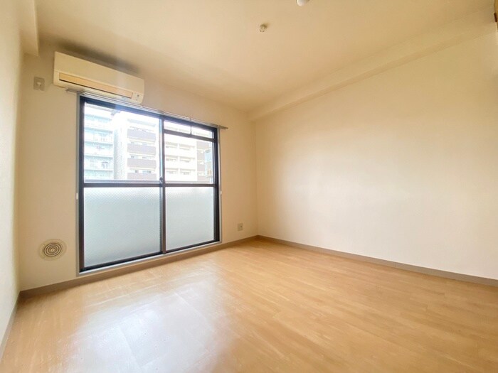 物件内観写真4　(居室)