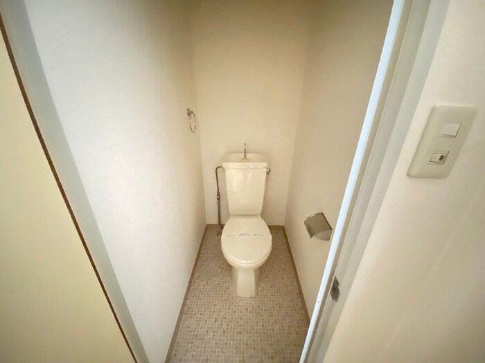 物件内観写真8　(トイレ)
