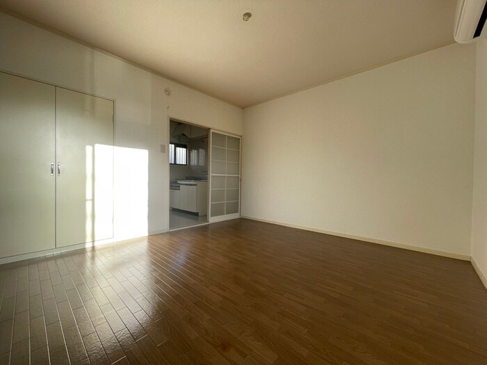 物件内観写真5　(居室)