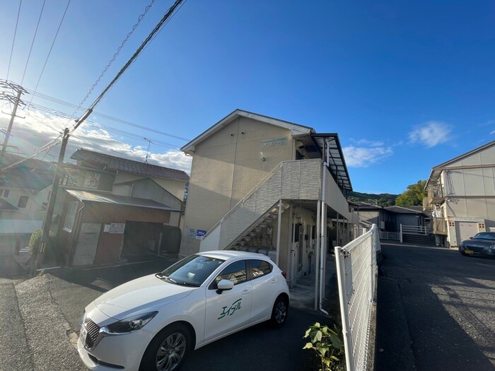 物件外観写真4　(駐車場)