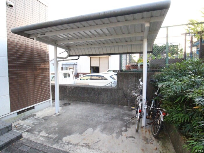 物件外観写真4　(駐輪場)