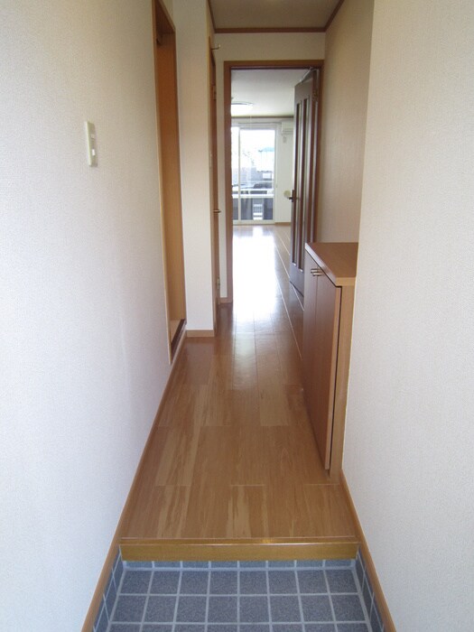 物件内観写真14　(廊下)
