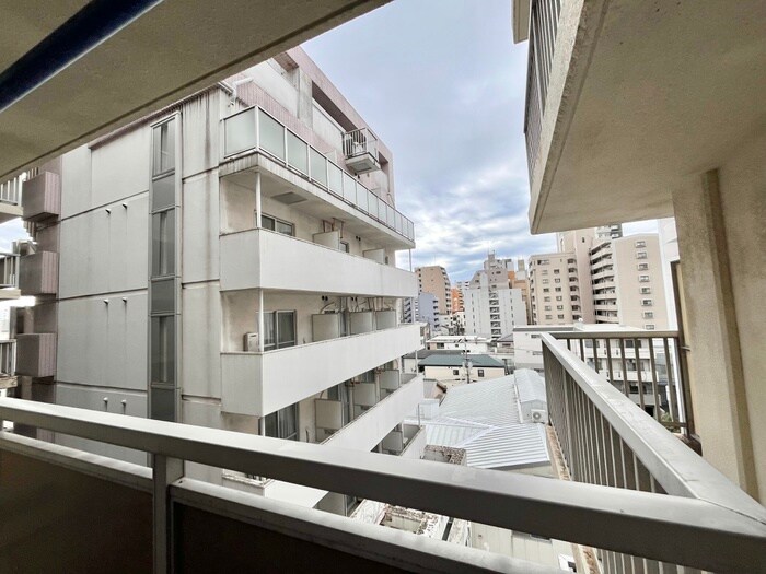 物件内観写真16　(室内からの展望)