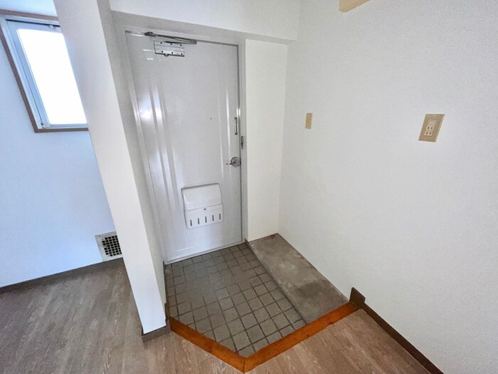 物件内観写真20　(玄関)