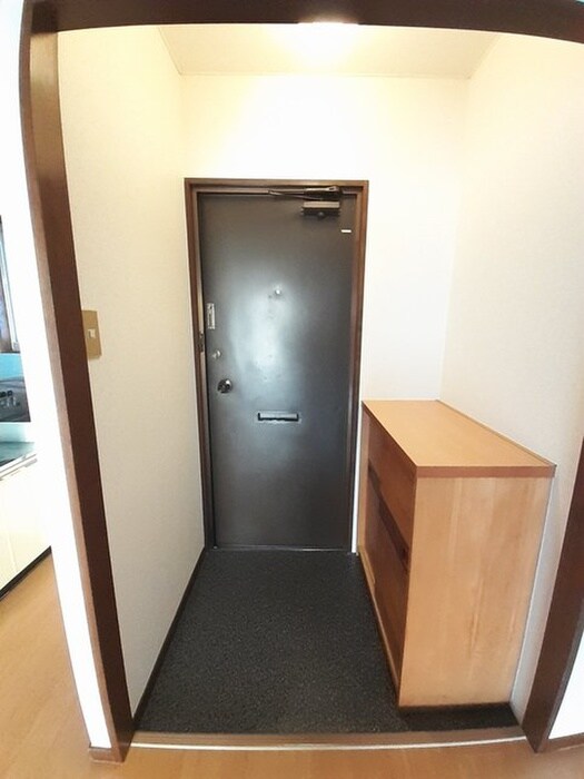 物件内観写真16　(玄関)