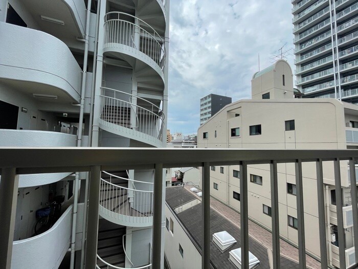 物件内観写真11　(室内からの展望)