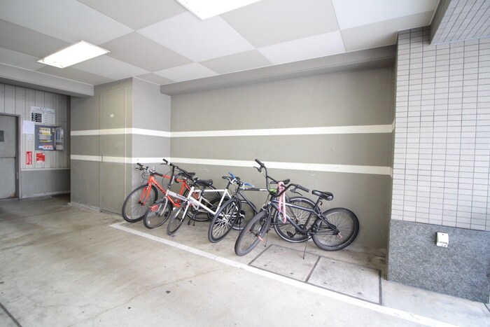 物件外観写真4　(駐輪場)