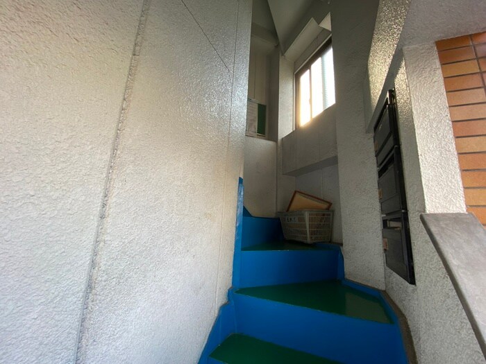 物件外観写真4　(エントランス部分)