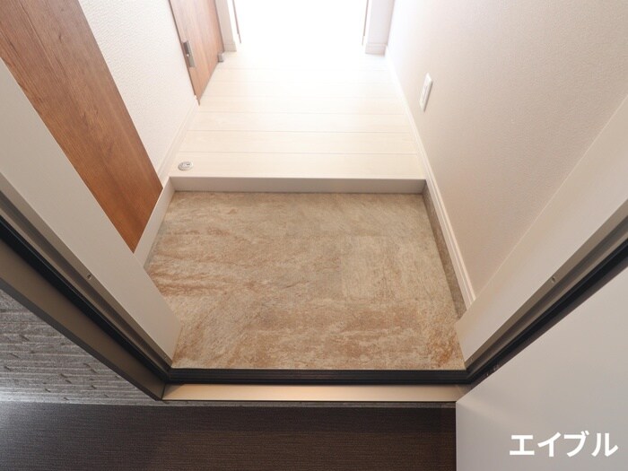 物件内観写真15　(玄関)