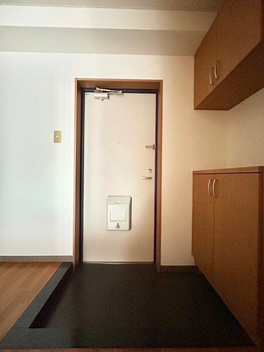 物件内観写真17　(玄関)