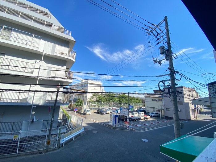 物件内観写真14　(室内からの展望)