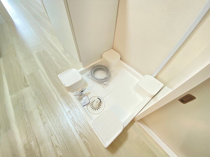 物件内観写真16　(洗濯機置場)