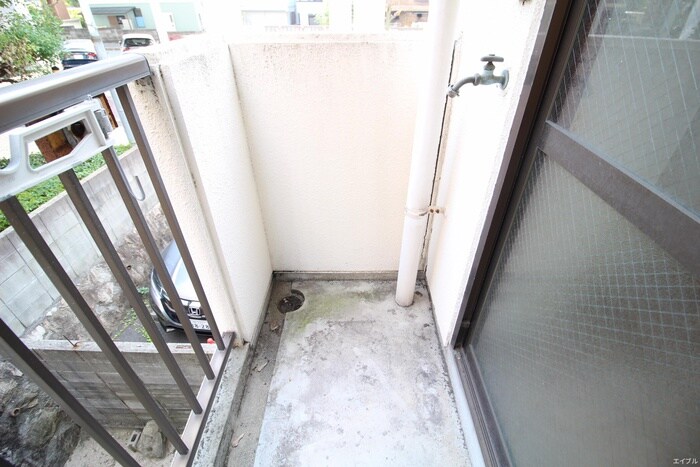 物件内観写真16　(洗濯機置場)