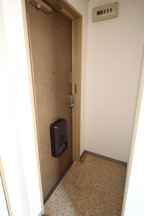 物件内観写真18　(玄関)