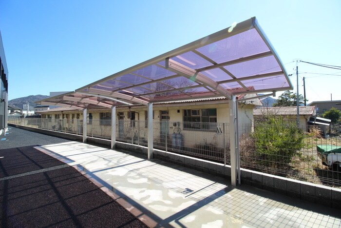 物件外観写真3　(駐輪場)