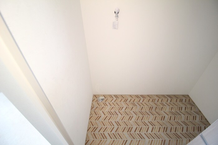 物件内観写真15　(洗濯機置場)