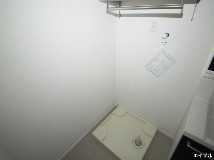 物件内観写真12　(洗濯機置場)