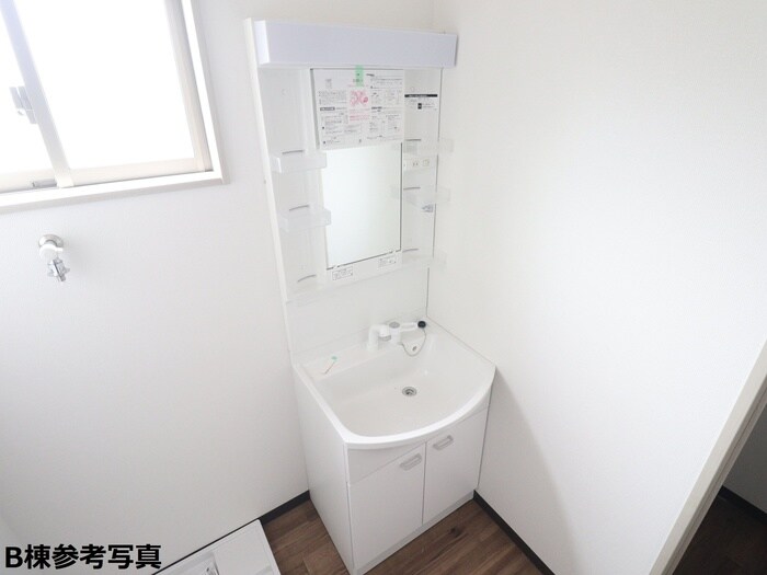 物件内観写真10　(洗面)