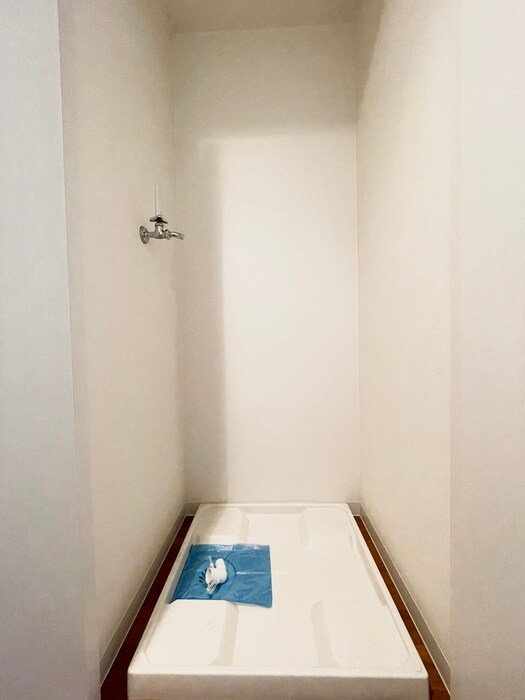 物件内観写真14　(洗濯機置場)