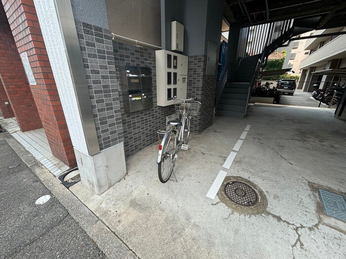 物件外観写真4　(駐輪場)