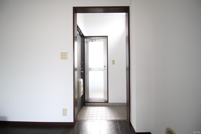 物件内観写真17　(玄関)