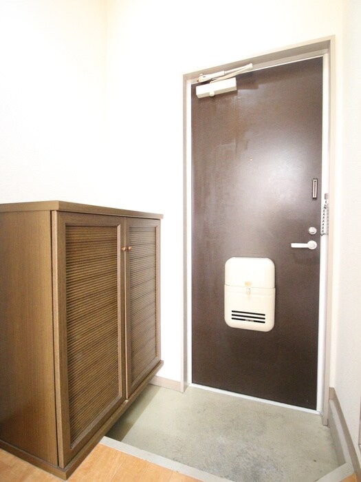 物件内観写真13　(玄関)