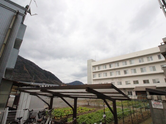 物件内観写真22　(室内からの展望)