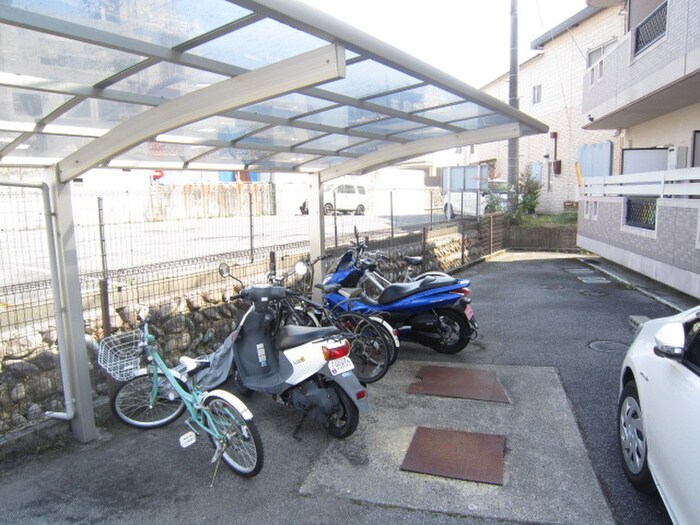 物件外観写真6　(駐輪場)