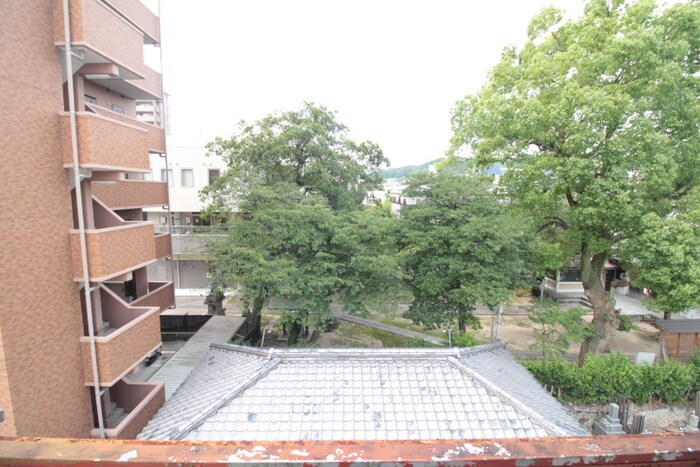 物件内観写真16　(室内からの展望)