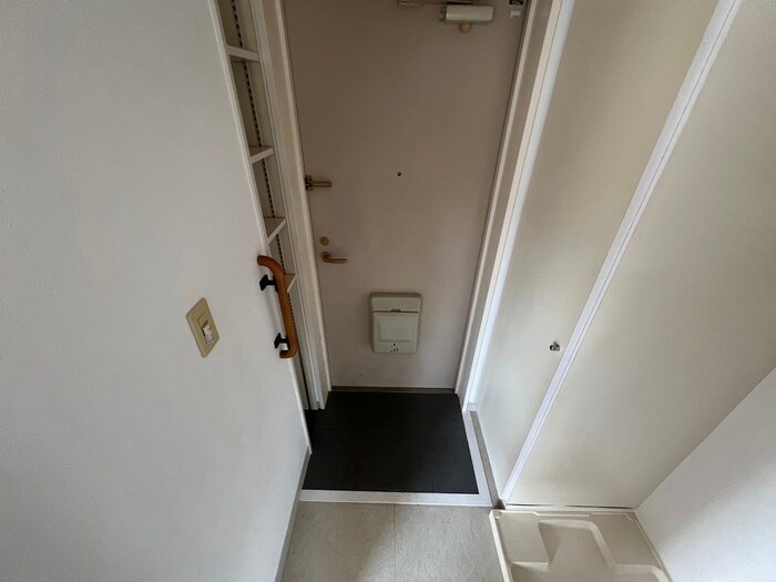 物件内観写真17　(玄関)