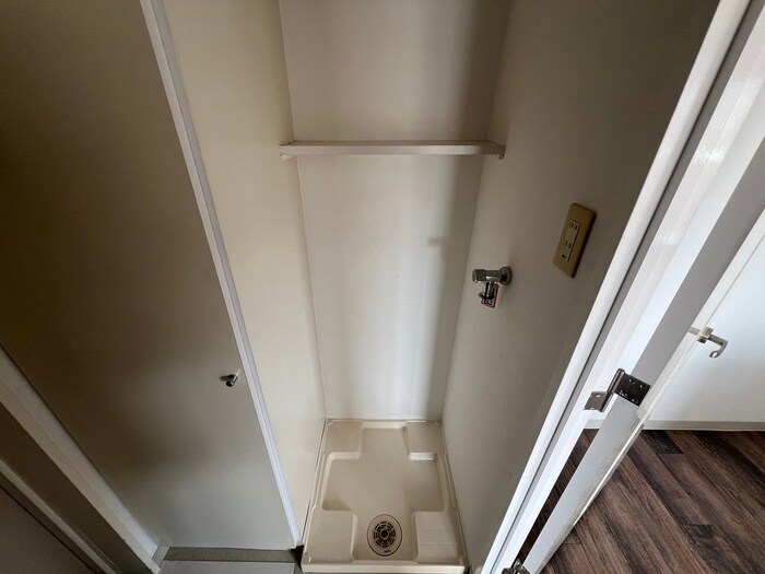 物件内観写真20　(洗濯機置場)